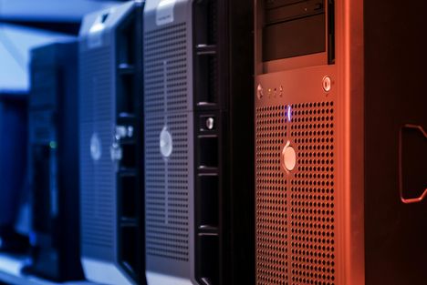 Vercel Alternatives: A Designer's Guide to Hosting in 2026